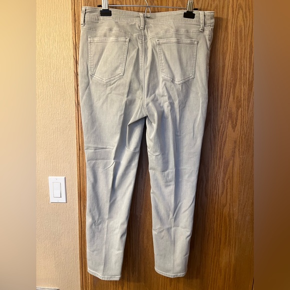 Chico’s Girlfriend Slim Ankle Grey Jeans size 12 - Picture 8 of 9